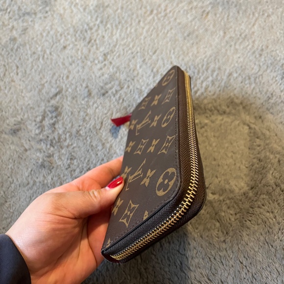 LV wallet - Picture 8 of 11